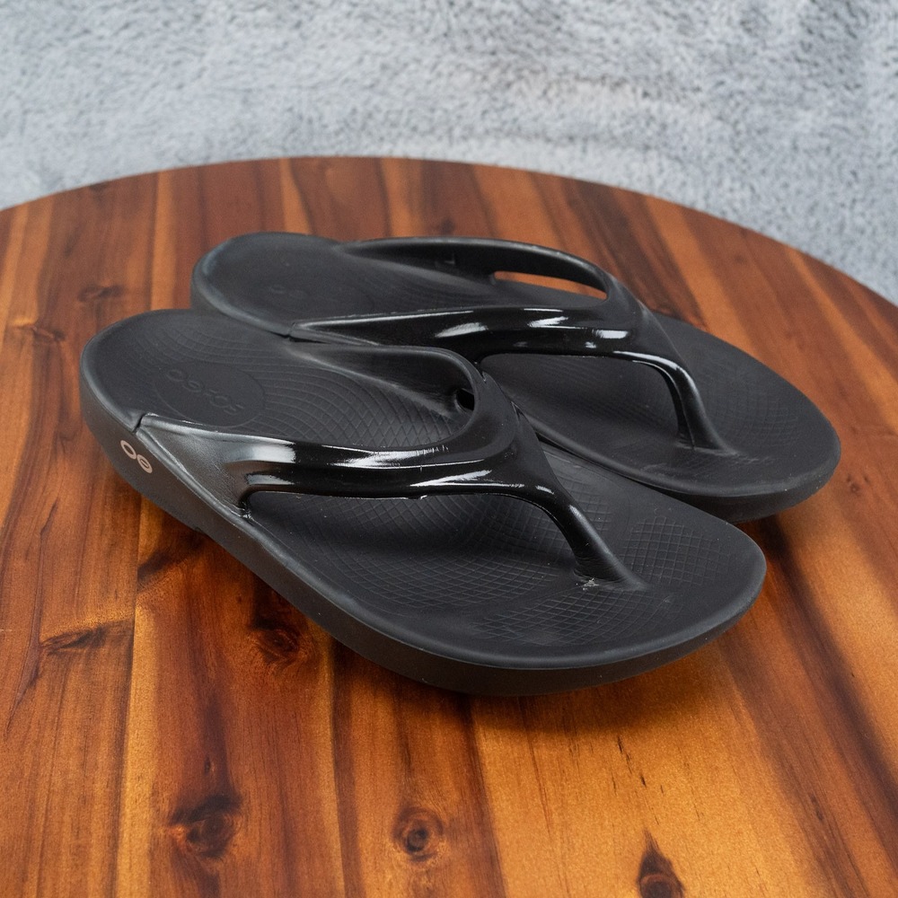 OOFOS Women's OOlala Recovery Black Flip Flop Sandals Size 7 Good